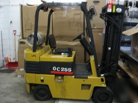 3044: daewoo hydraulic fork lift